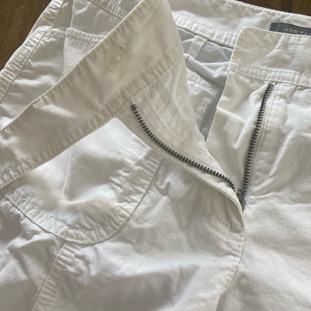 Anne Taylor Signature Fit White Cargo Capris - Picture 8 of 10